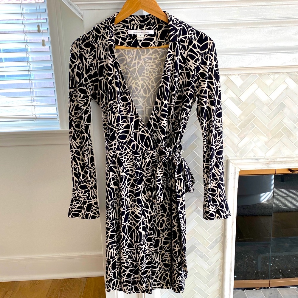 DVF Black White Wrap Dress (DIANE von FUSTENBERG)